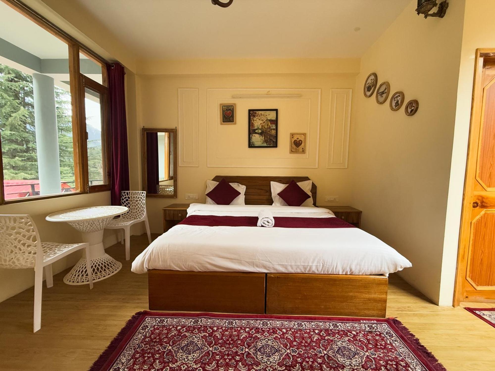Red House Cafe And Inn Manāli Extérieur photo