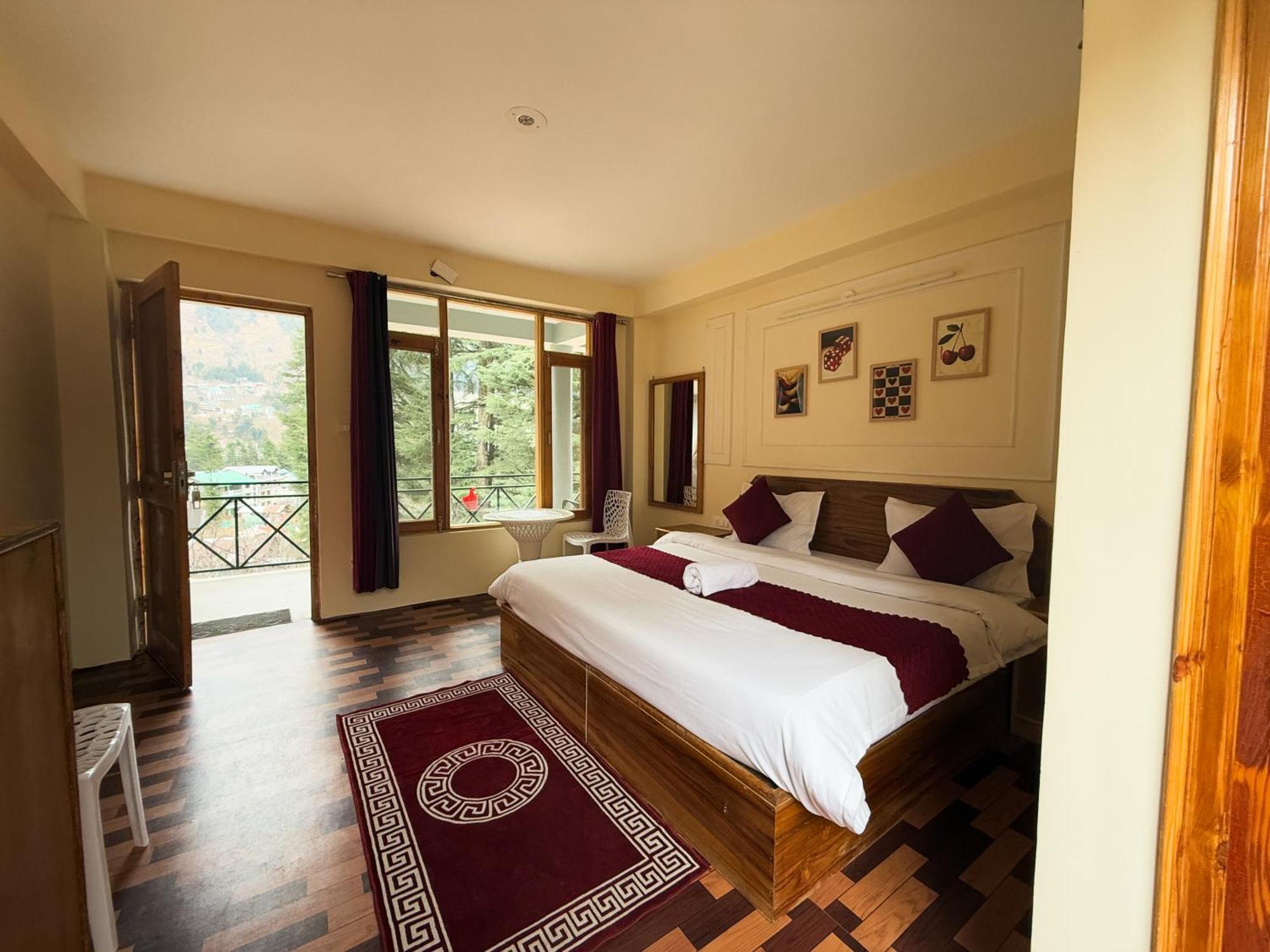 Red House Cafe And Inn Manāli Extérieur photo